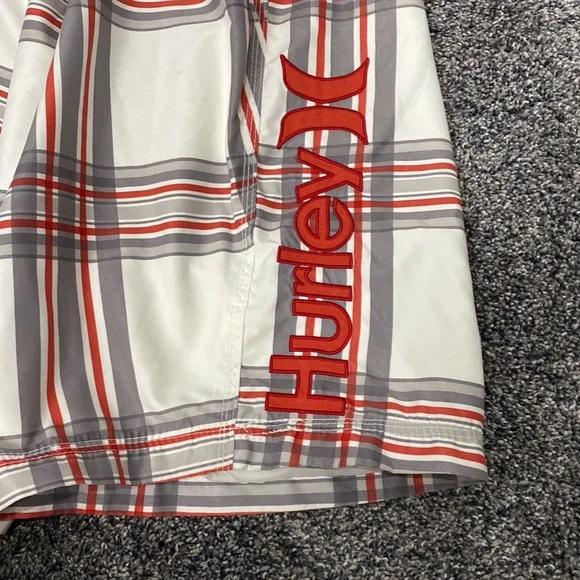 Hurley Board Shorts 31 - Picture 3 of 10